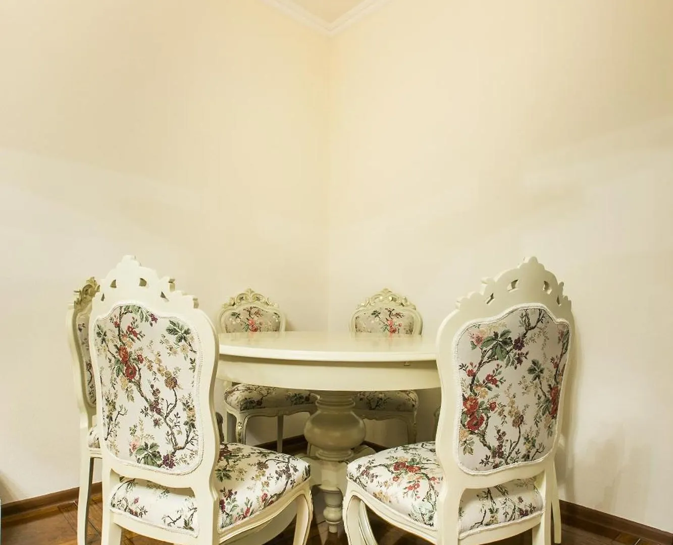 Sweet Home Vip 10 At Freedom Square Tbilisi